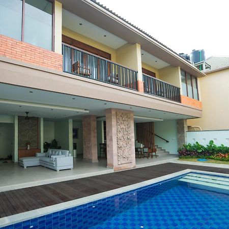 The Grand Villandra Resort Lovina Buitenkant foto